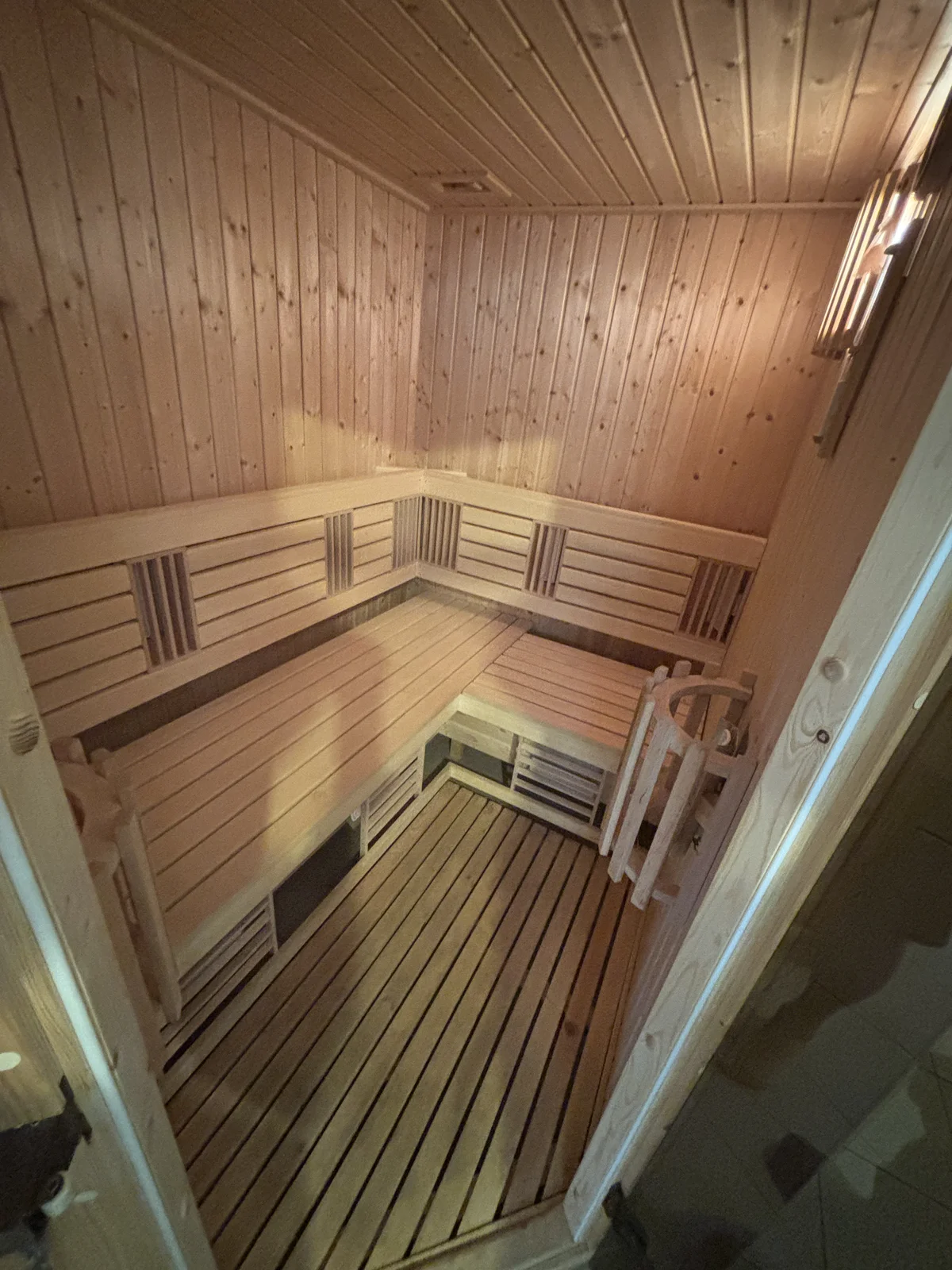 /assets/sanitariaty/Sauna_Agroska_2.webp